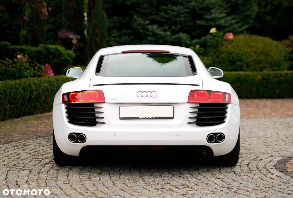 Audi R8 Coupé 4.2 Quattro R tronic - 11