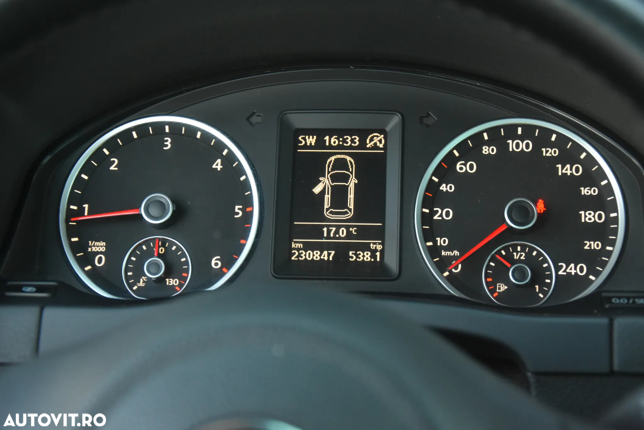 Volkswagen Tiguan 2.0 TDI DPF BlueMotion Technology Team - 33