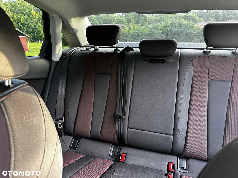 Audi A4 Limousine - 12