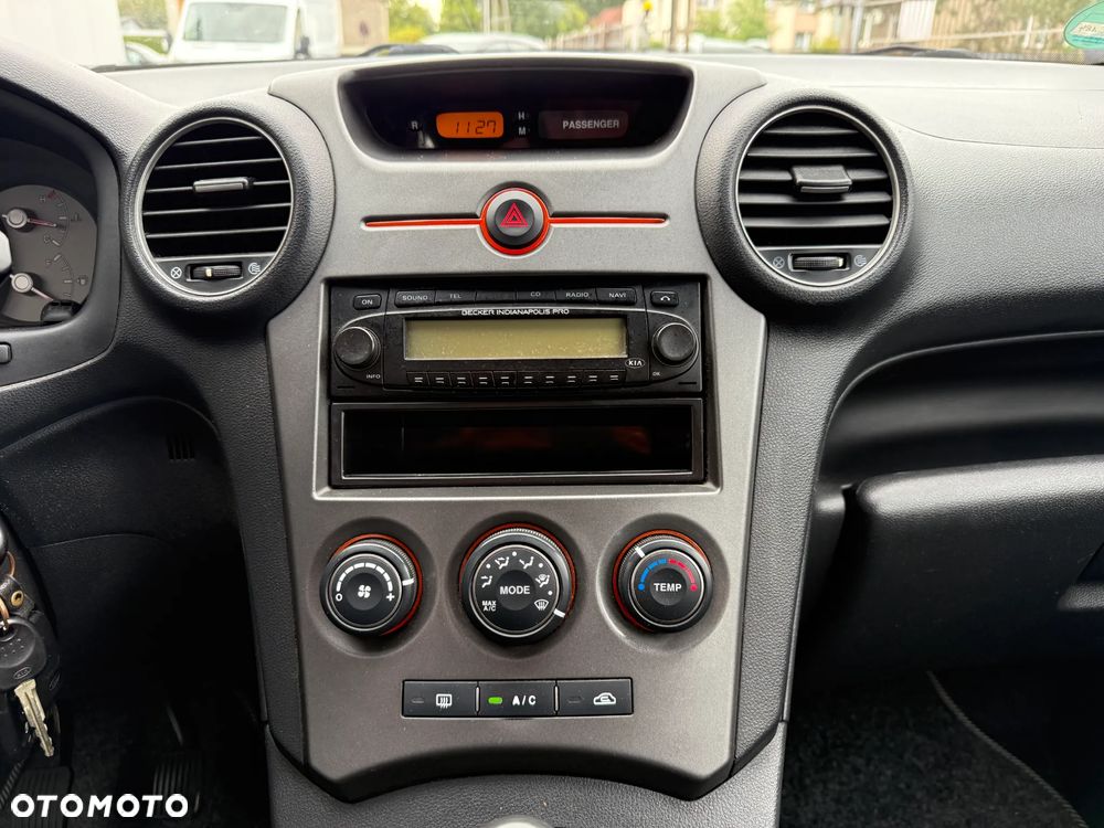 Kia Carens 2.0 CVVT EX - 17