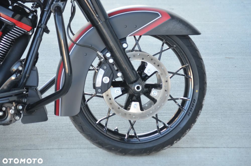 Harley-Davidson Touring Road Glide - 33