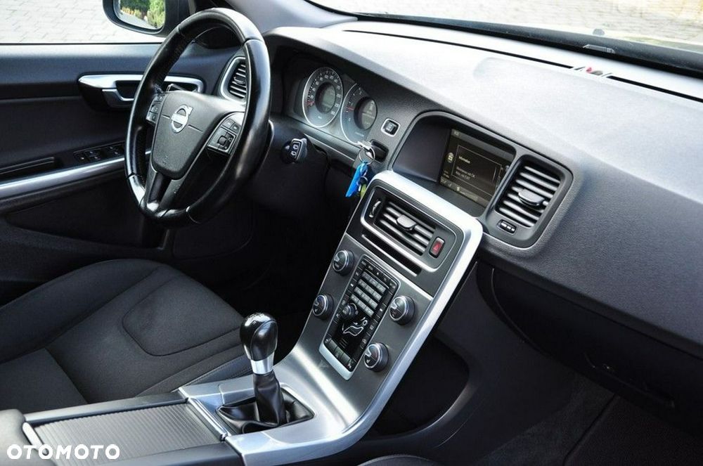 Volvo V60 D3 Momentum - 29