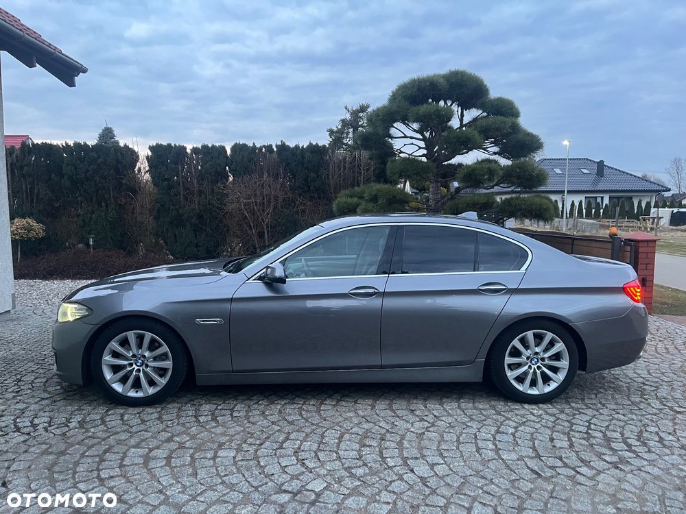 BMW Seria 5 520d xDrive - 15