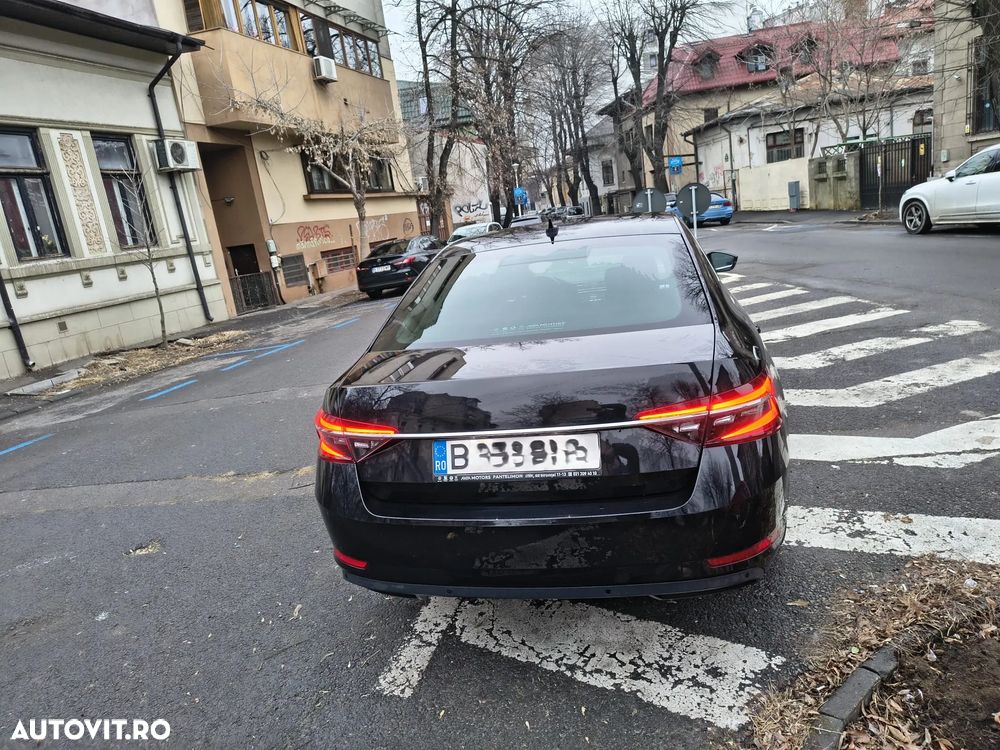 Skoda Superb 2.0 TDI DSG Ambition - 2