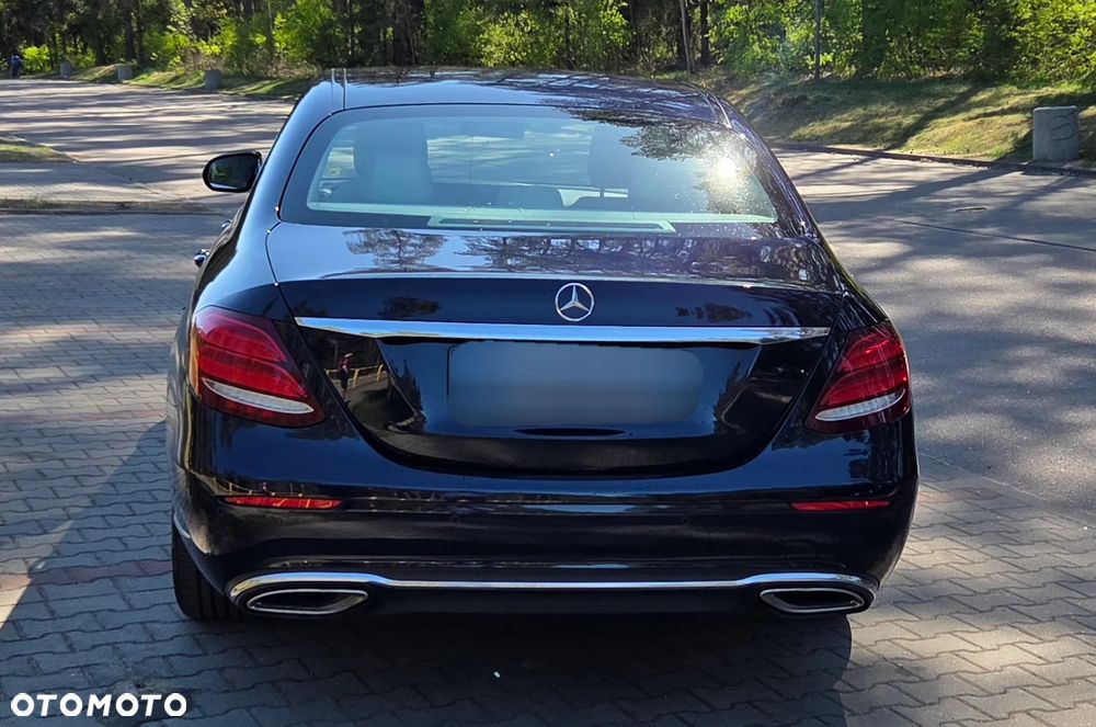 Mercedes-Benz Klasa E 200 4-Matic 9G-TRONIC - 3