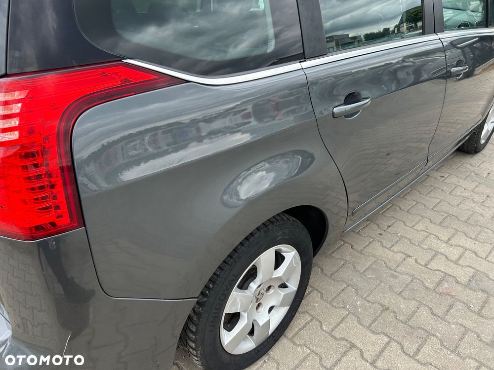 Peugeot 5008 - 22