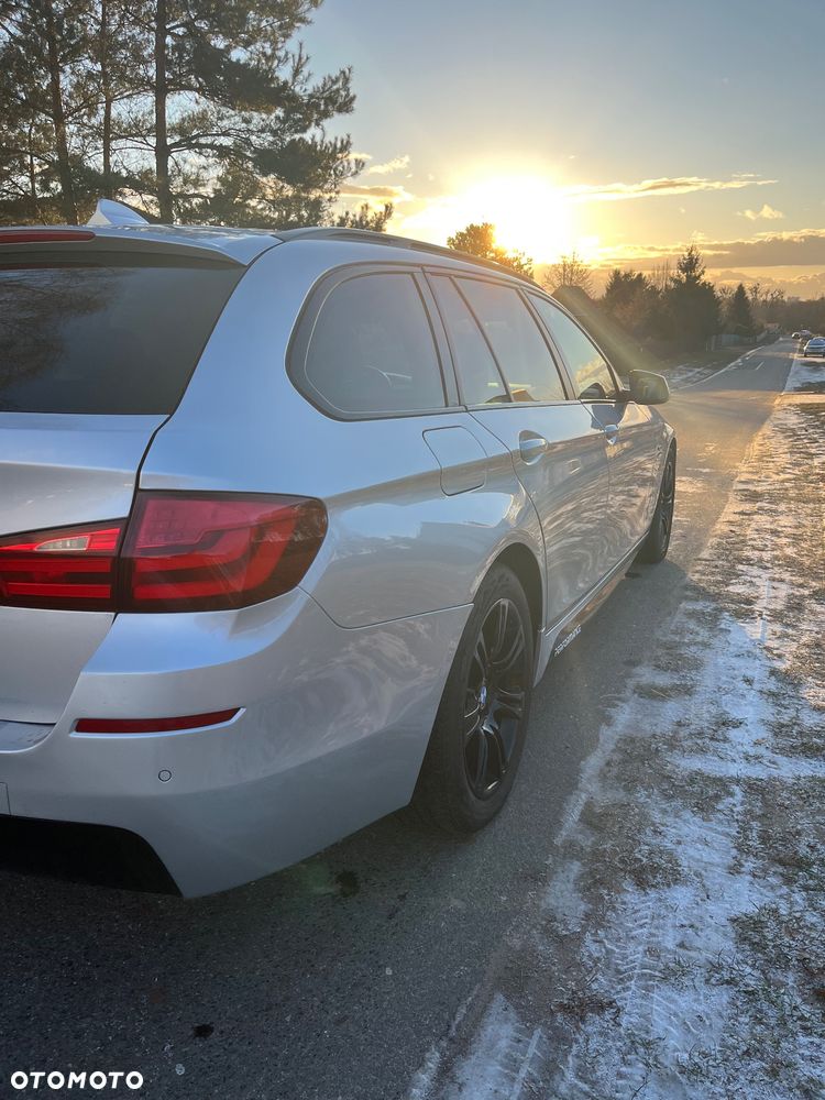 BMW Seria 5 525d xDrive Sport-Aut - 4