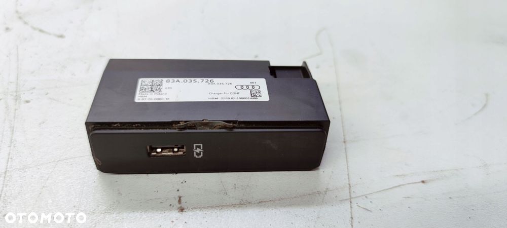 GNIAZDO PORT USB ŁADOWARKI AUDI Q3 F3 83A035726 - 1