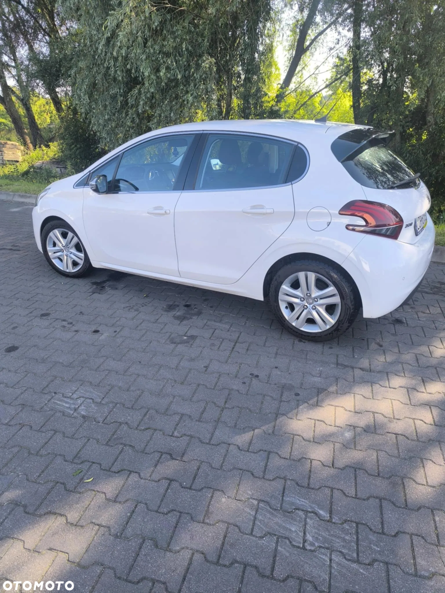 Peugeot 208 1.6 BlueHDi Active - 4