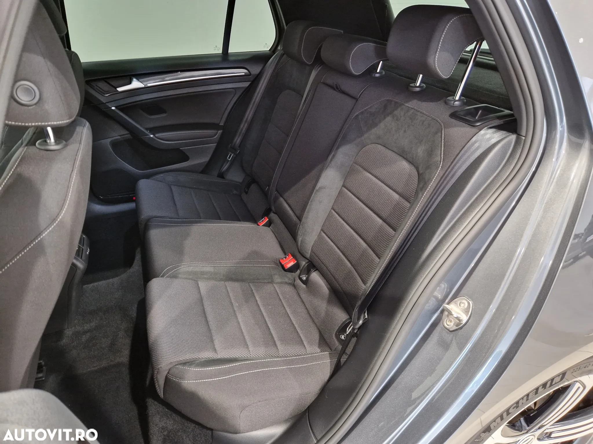 Volkswagen Golf 2.0 TSI DSG R - 14