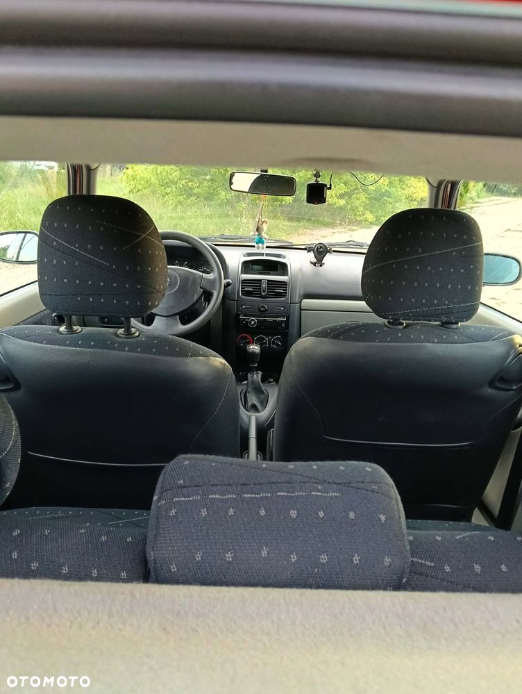 Renault Clio 1.4 Extreme - 11