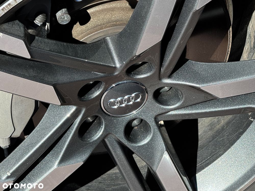 Audi A4 Limousine - 12