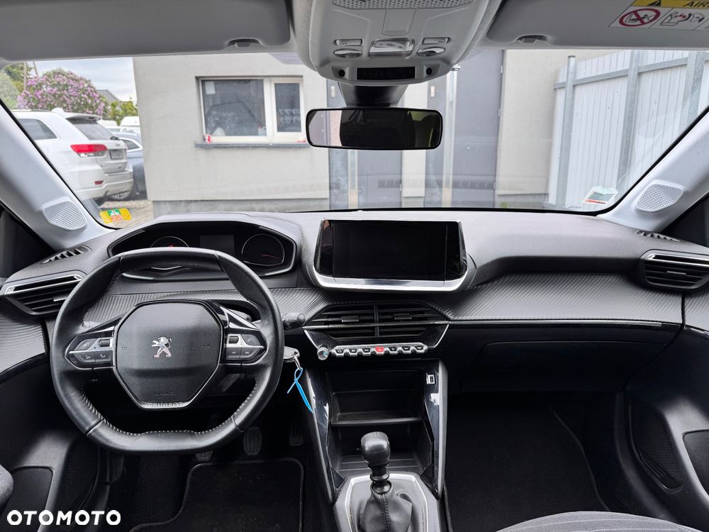 Peugeot 208 - 11