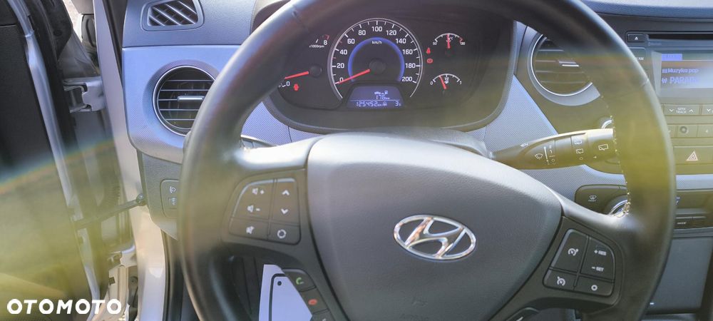 Hyundai i10 1.2 YES!+ - 17