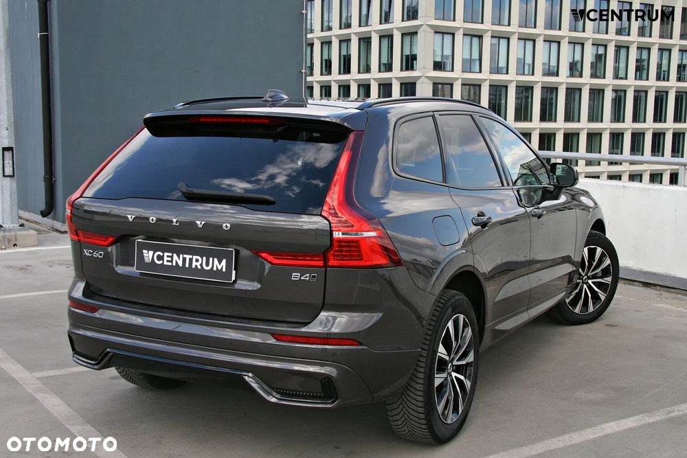 Volvo XC 60 B4 D AWD Plus Dark - 5
