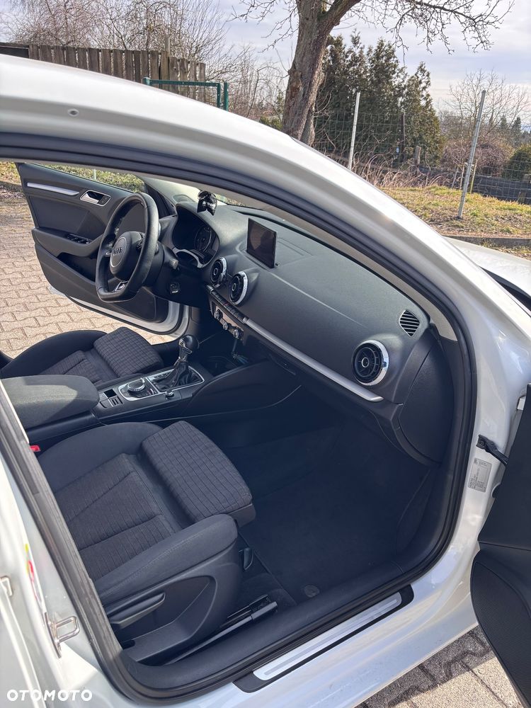 Audi A3 Limousine 1.4 TFSI cylinder on demand S tronic Ambiente - 3