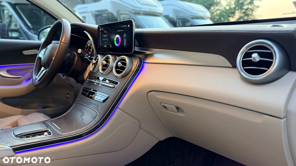 Mercedes-Benz GLC - 16