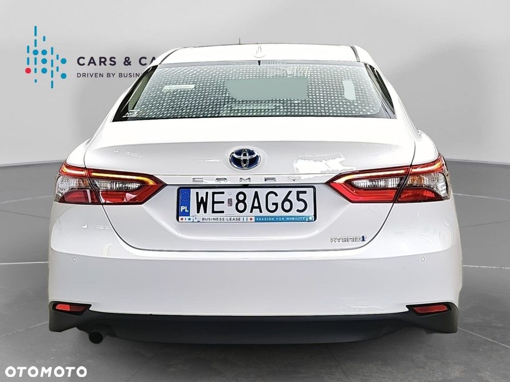 Toyota Camry 2.5 Hybrid Comfort CVT - 32