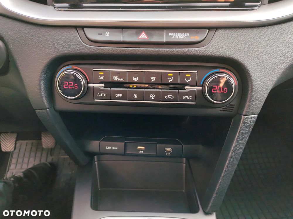 Kia XCeed 1.5 T-GDI M - 25
