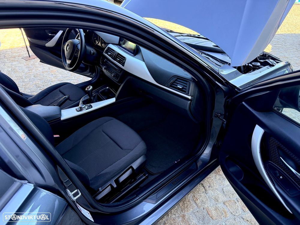 BMW 318 d M Sport - 51