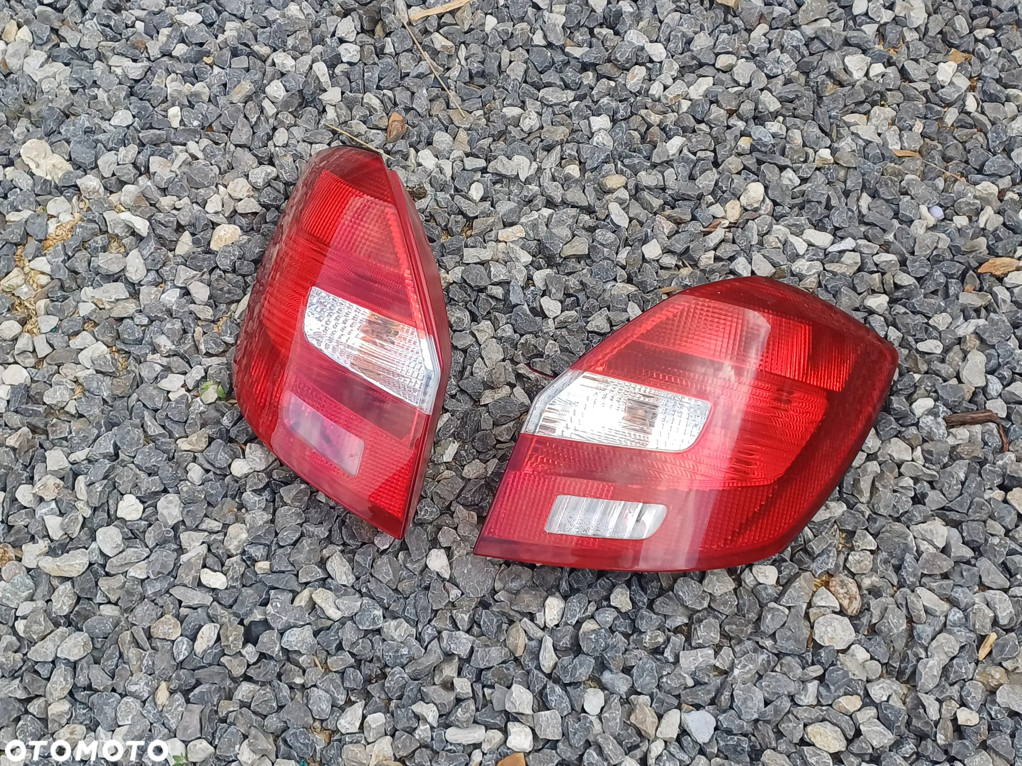 LAMPY TYŁ SKODA FABIA II 2 LEWA PRAWA HATCHBACK PRZEDLIFT 07-10 - 2
