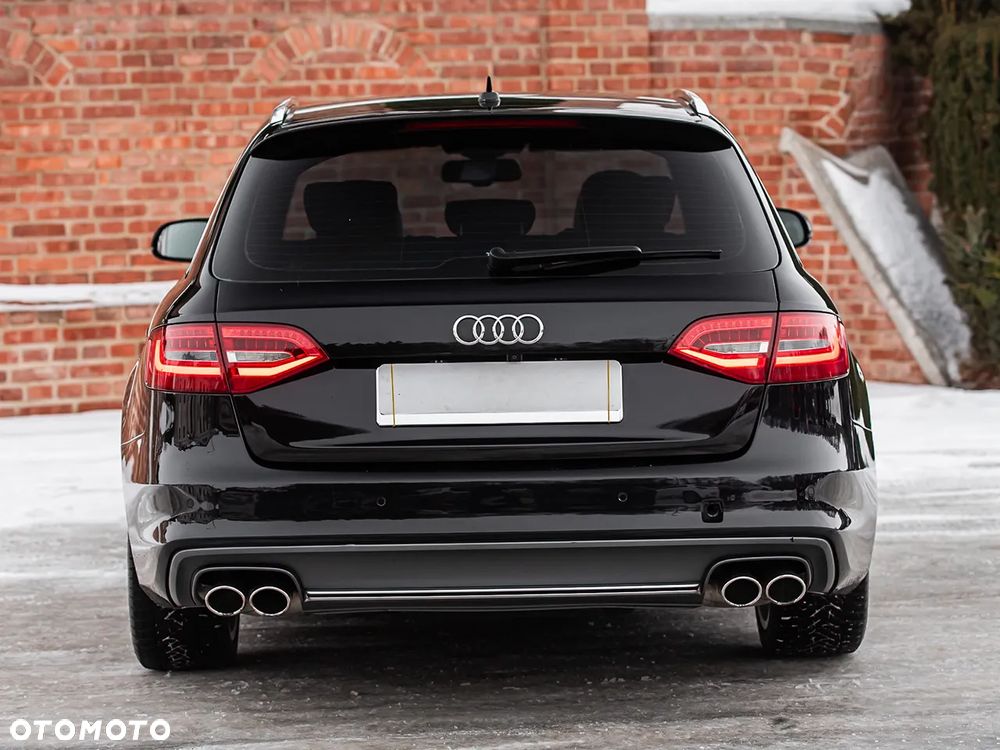 Audi S4 Avant S tronic - 11