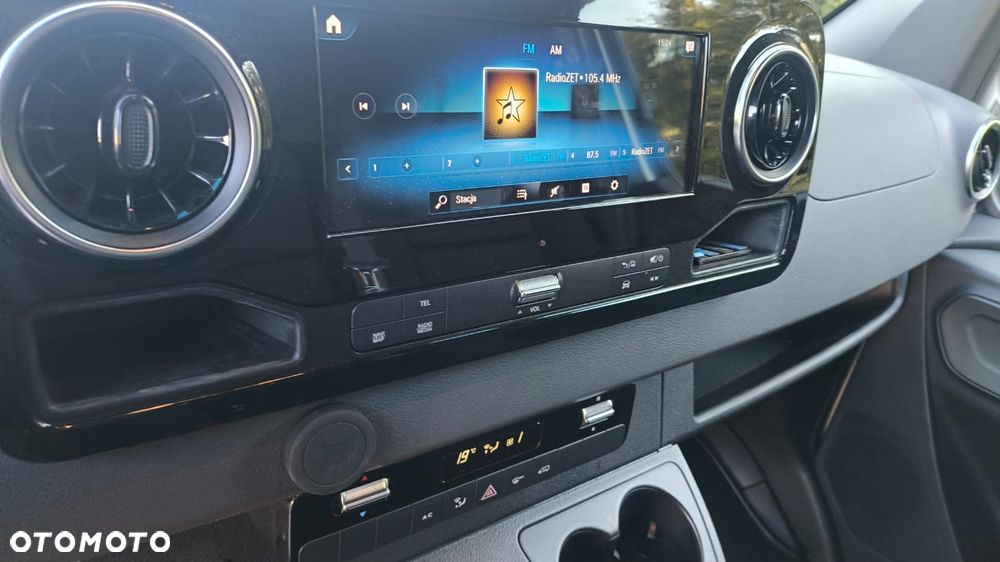 Mercedes-Benz Sprinter - 23