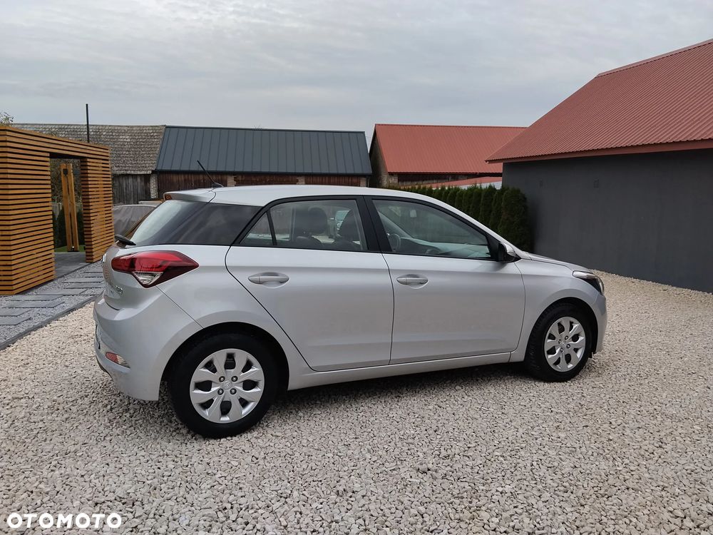 Hyundai i20 blue 1.2 - 29