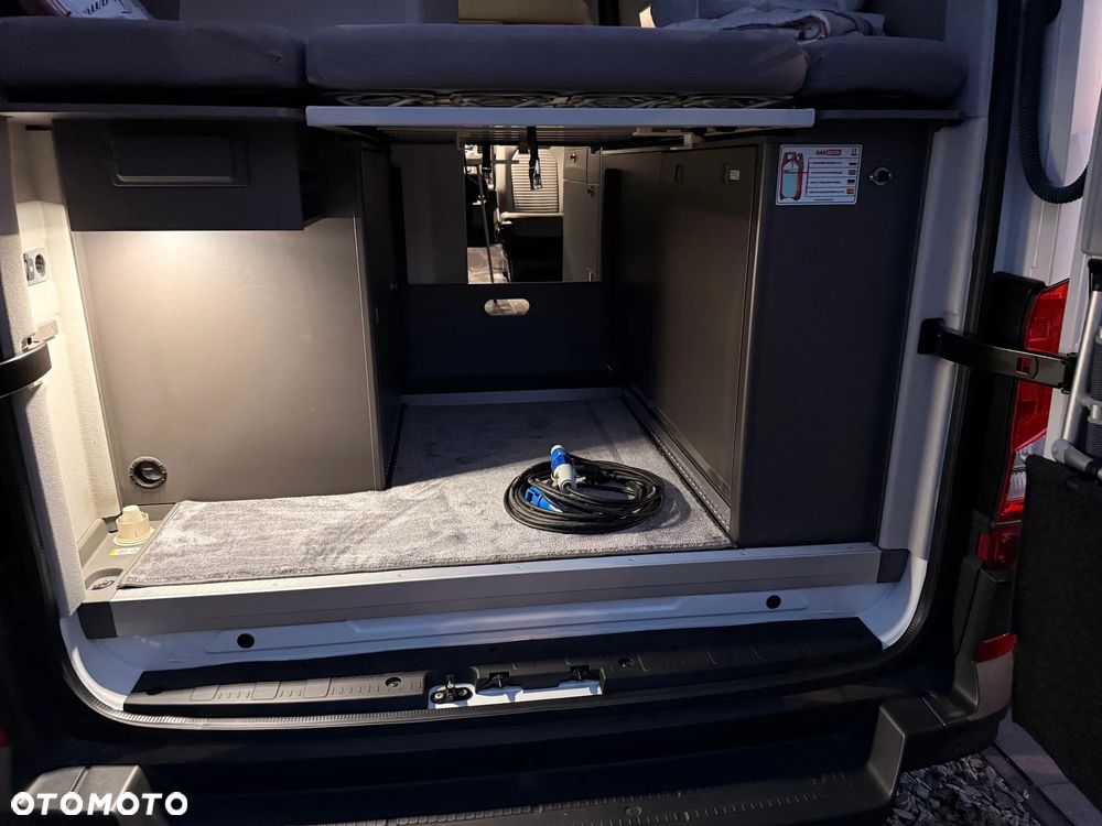 Volkswagen Grand California - 13