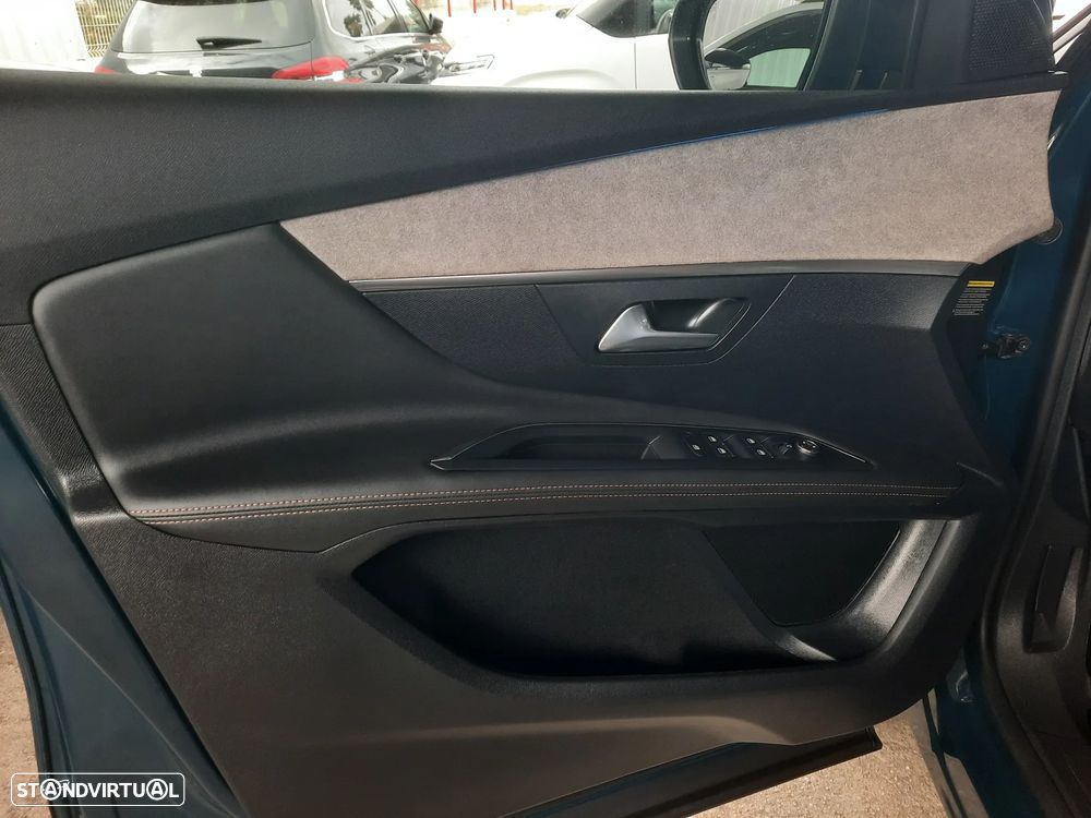 Peugeot 3008 1.6 Hybrid GT Pack e-EAT8 - 22