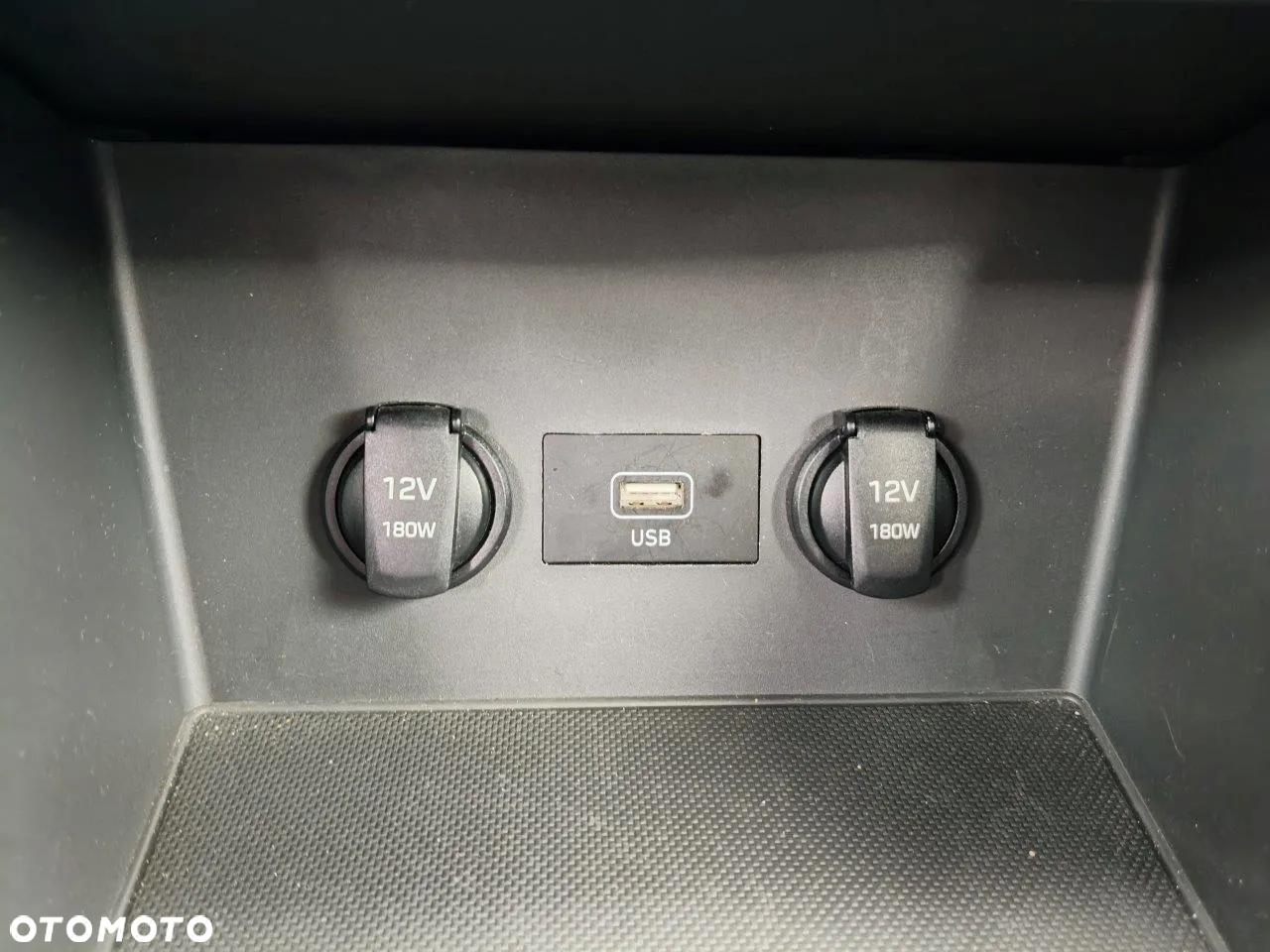 Hyundai i30 1.5 DPI Classic + - 21