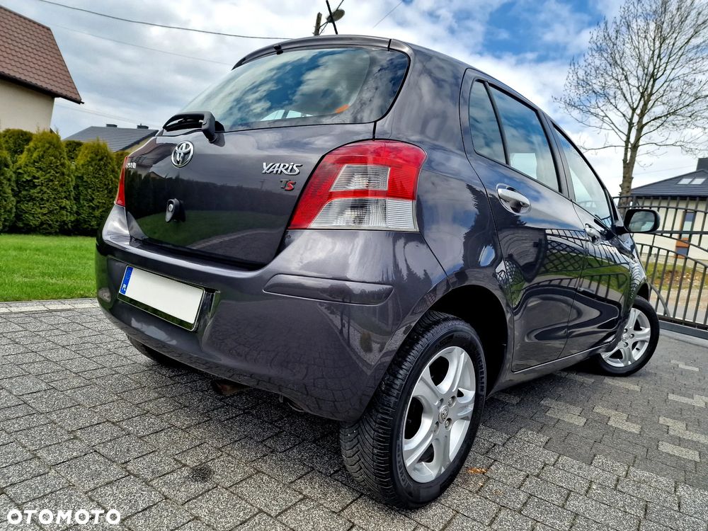 Toyota Yaris 1.33 Prestige - 9