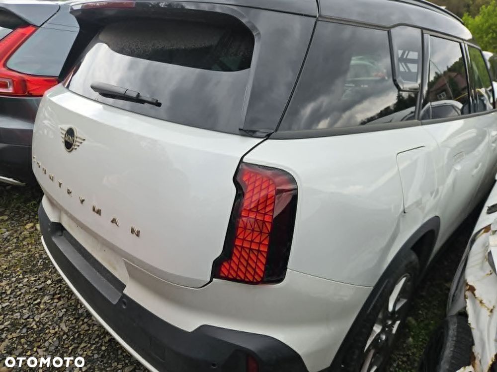 MINI Countryman C Classic Trim - 2