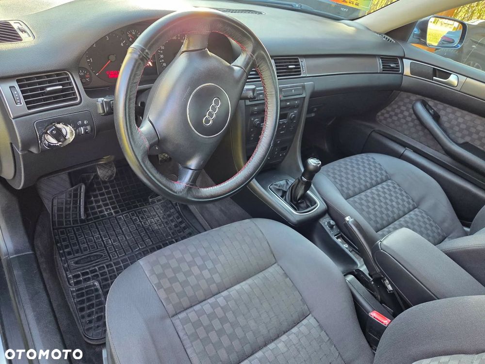 Audi A6 Avant 2.5 TDI - 15