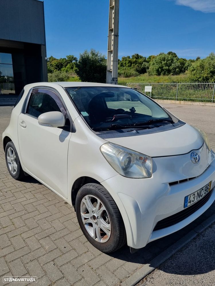 Toyota iQ - 3