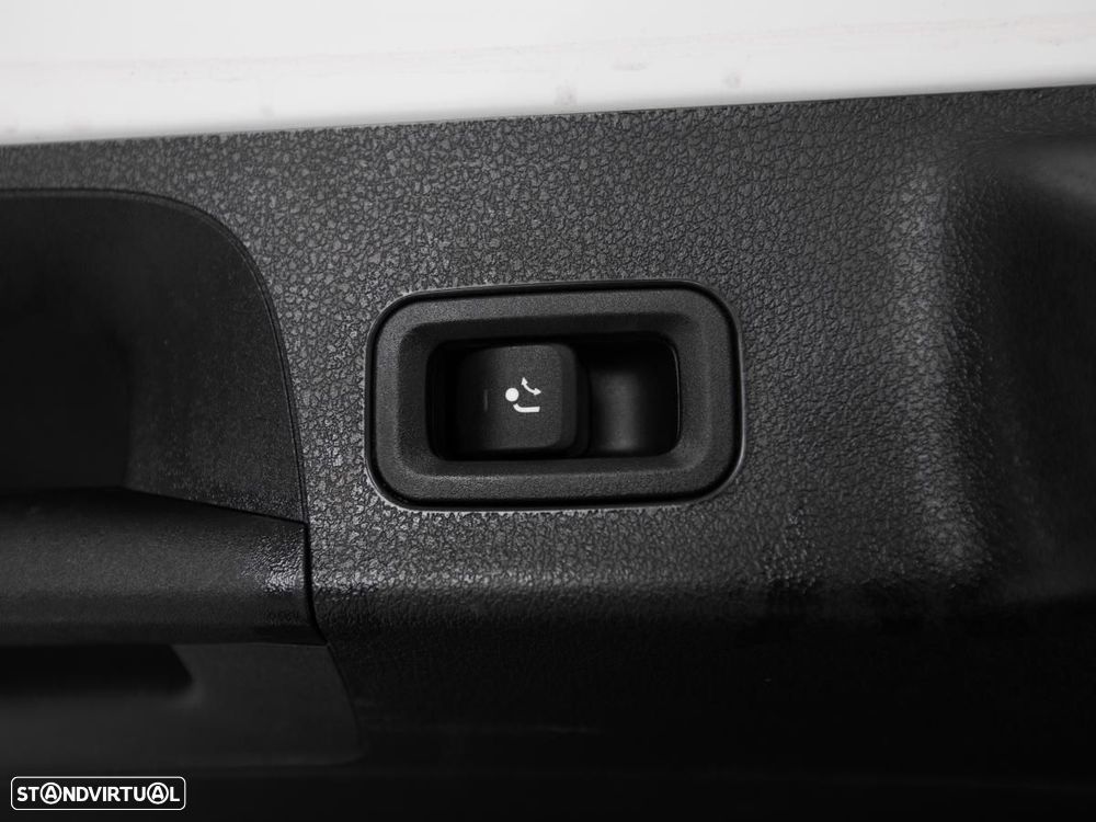 Mercedes-Benz CLA 250 e 8G-DCT AMG Line - 17