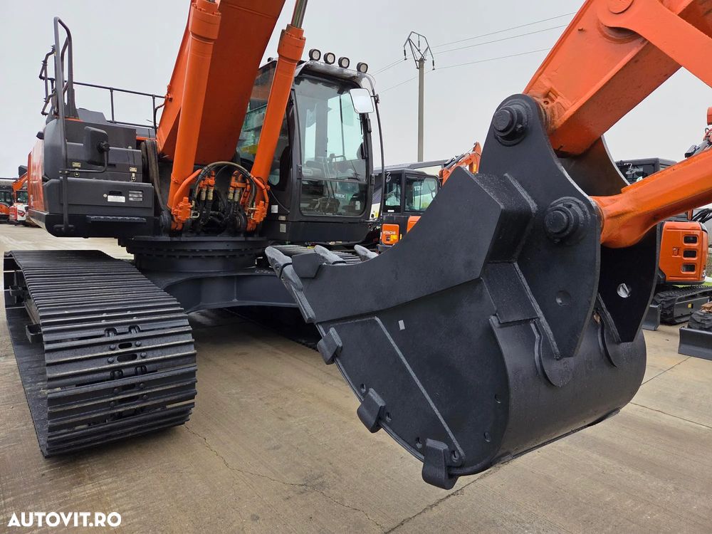 Hitachi BRATE LUNGI la 22m, cupa 1mc, 39 tone, HITACH ZX350LC-6, 2019, 7.452h, Consum mediu 21l/h, camera spate si laterale, Inst hydr pe brate, Cupa taluz, Lant 80% ok, Contragreutate, 284CP, posibilitate leasing, STARE FOARTE BUNA-PROMOTIE 179.900 EUR+Tva - 27