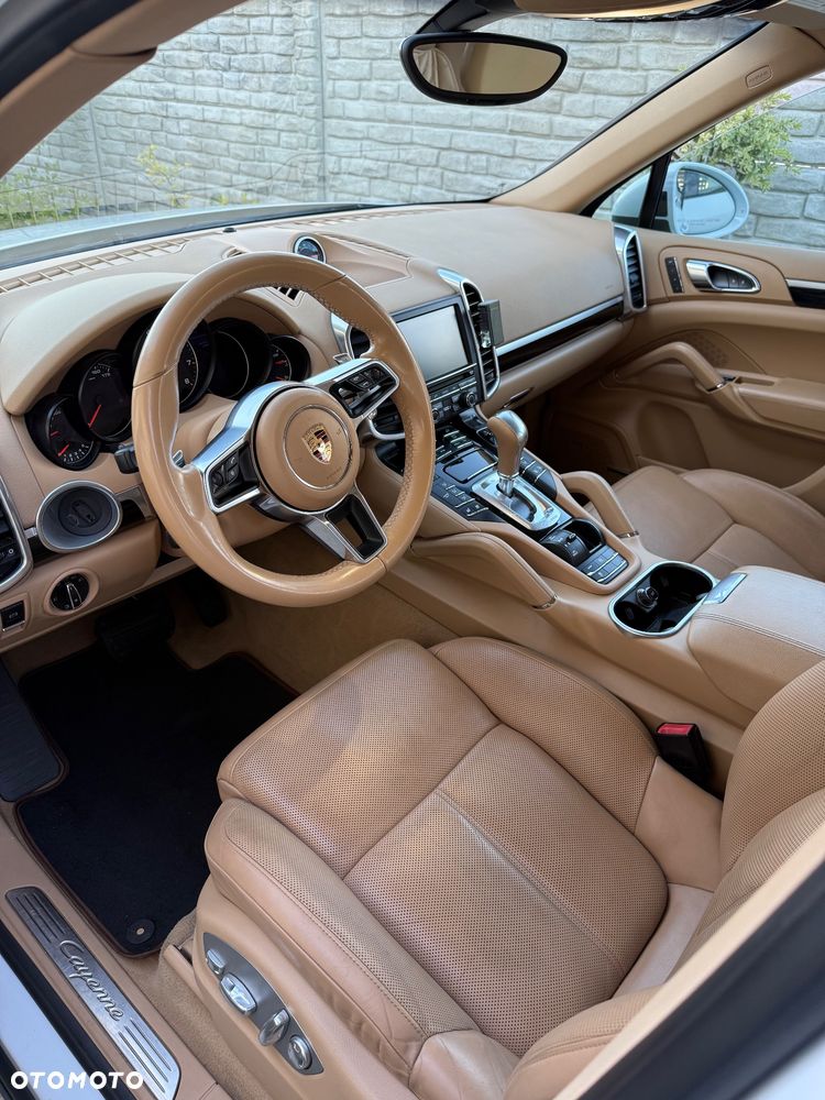 Porsche Cayenne Platinum Edition - 10