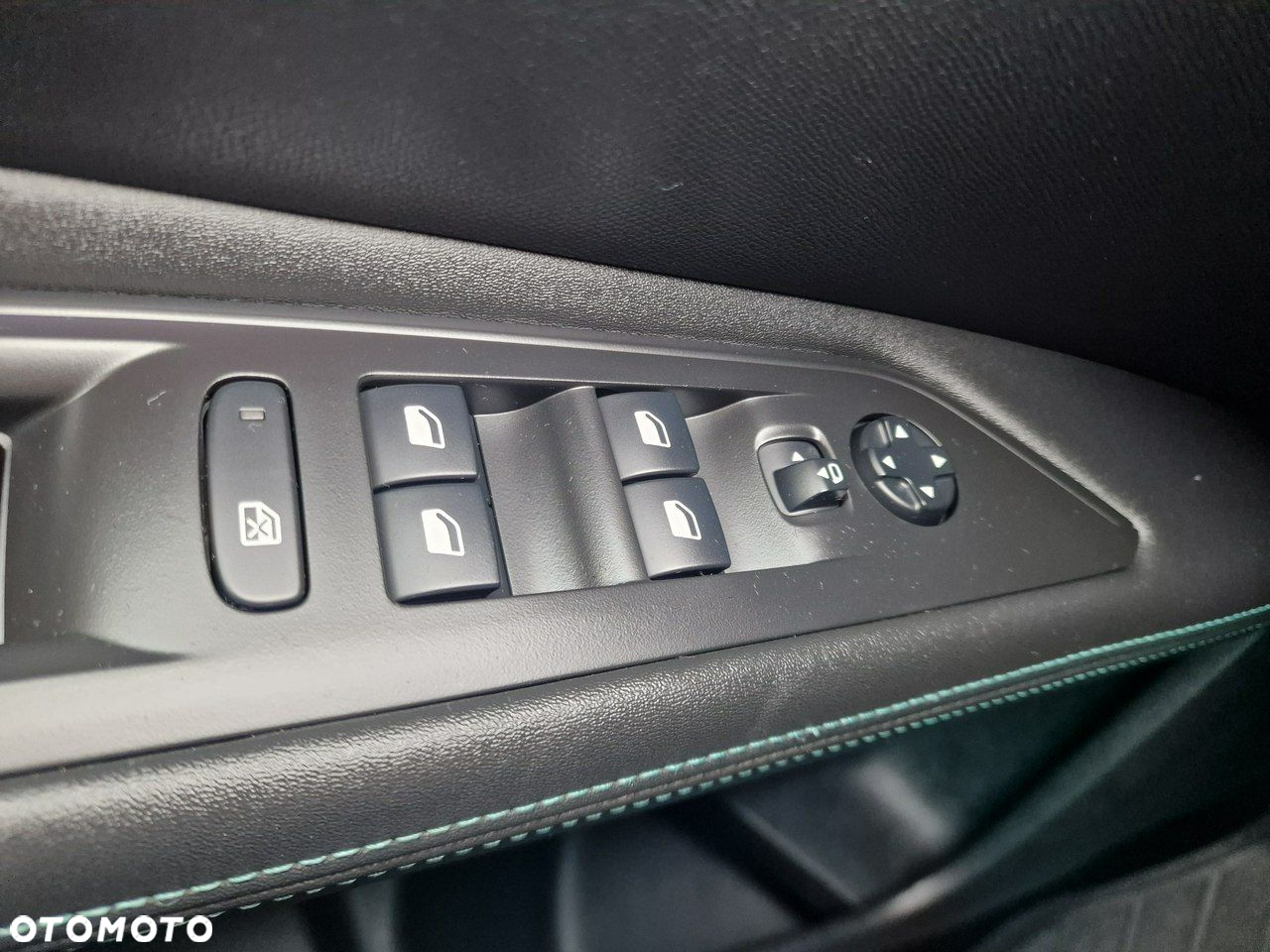 Peugeot 3008 1.6 PureTech Hybrid PHEV Allure S&S EAT8 - 40