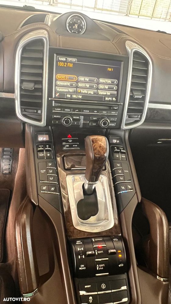 Porsche Cayenne - 10