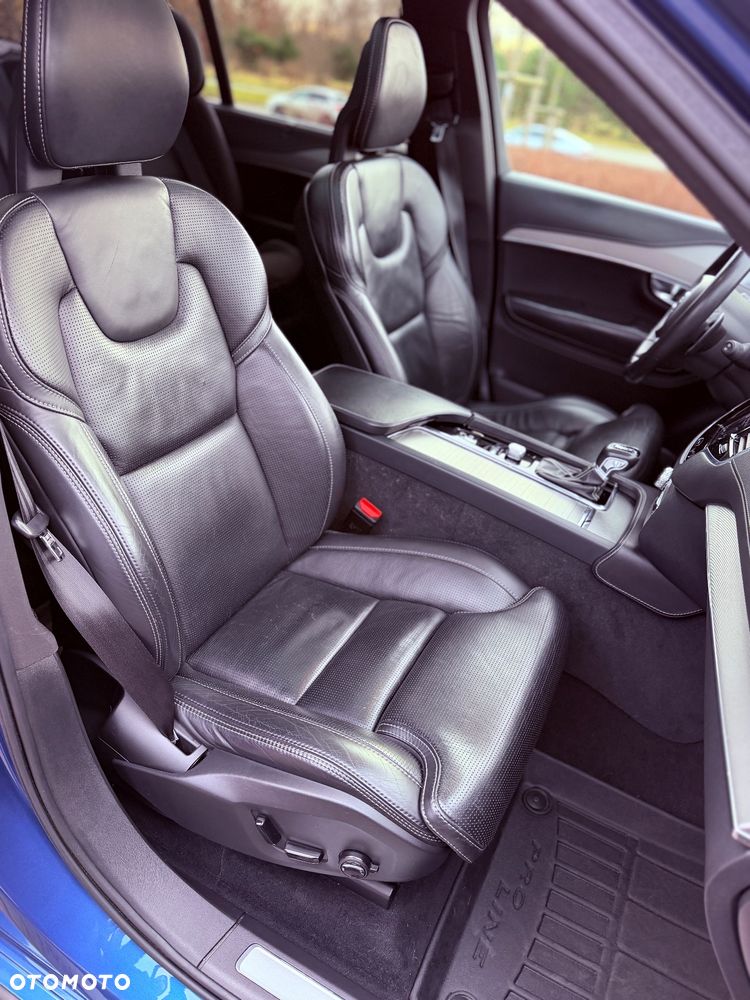 Volvo XC 90 D5 AWD Geartronic RDesign - 12