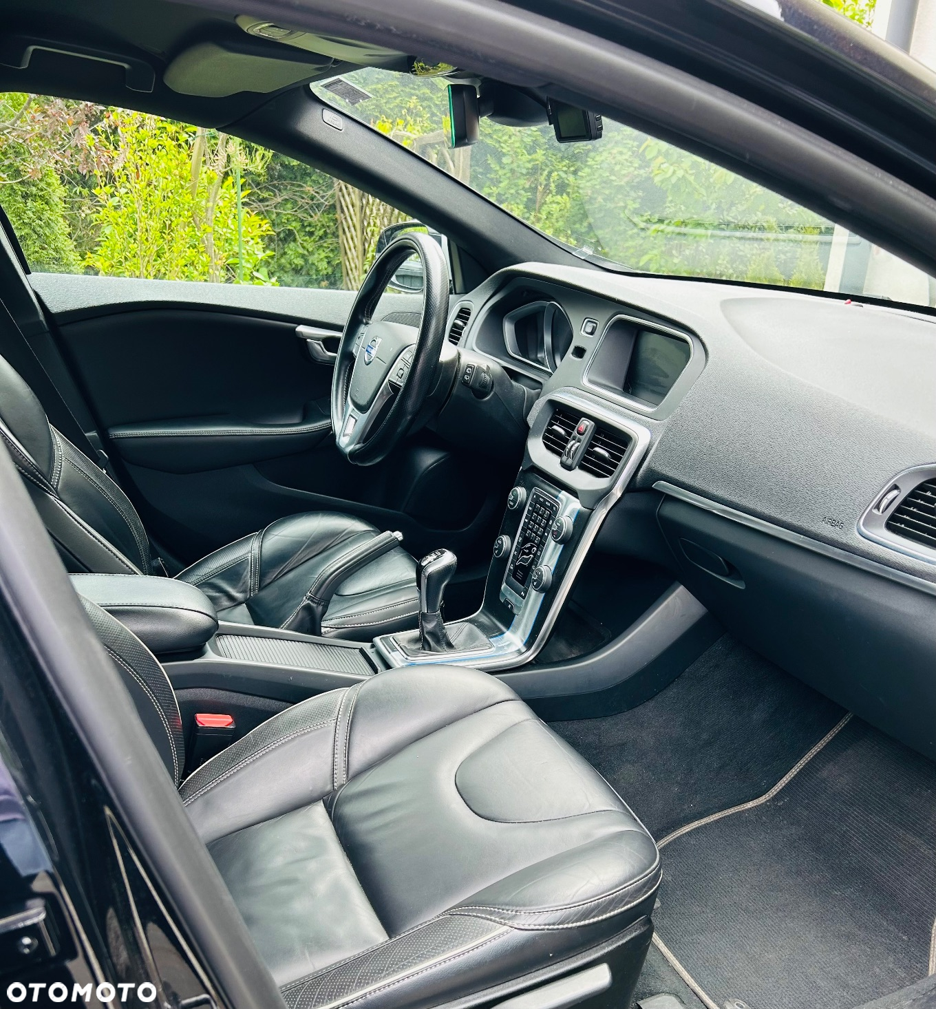 Volvo V40 D4 Drive-E R-Design Momentum - 10