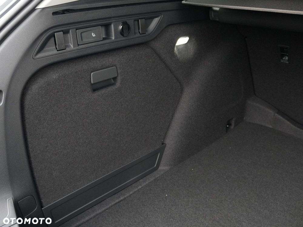 Skoda Superb 2.0 TSI Selection DSG - 18