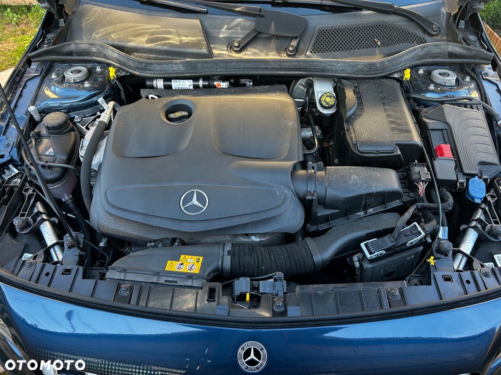 Mercedes-Benz GLA 200 7G-DCT AMG Line - 23
