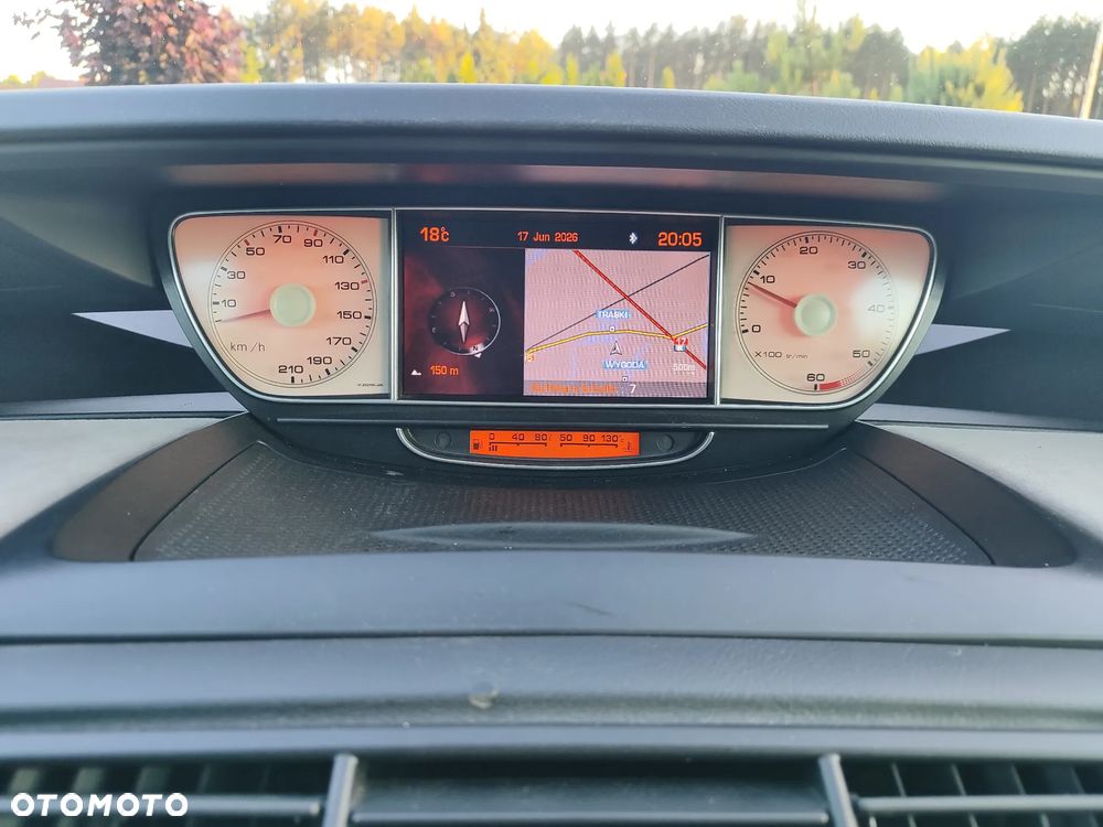 Peugeot 807 HDi 170 Bi-Turbo Premium - 11
