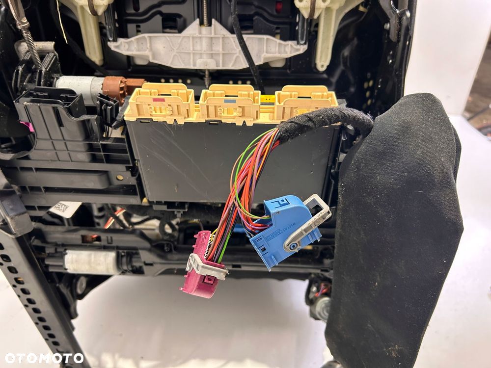 MERCEDES C KLASA W205 C63 FOTEL PRZEDNI KOMPLETNY - 15