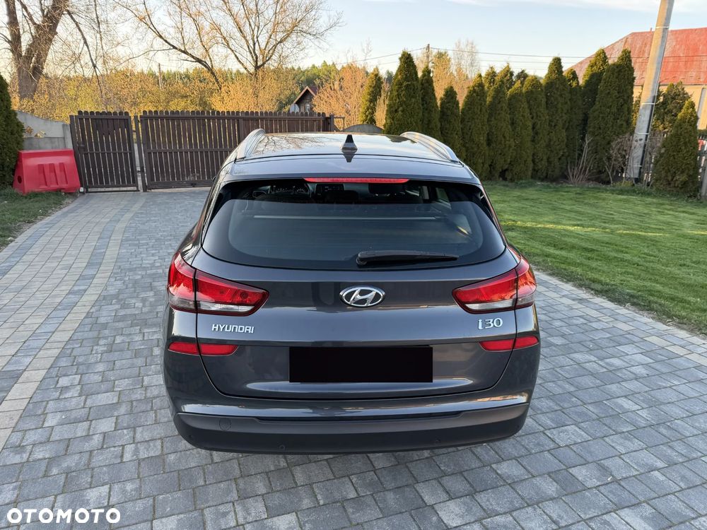 Hyundai i30 1.5 DPI Classic + - 9
