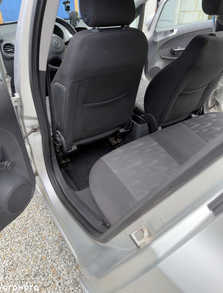 Opel Corsa 1.4 16V Cosmo - 6