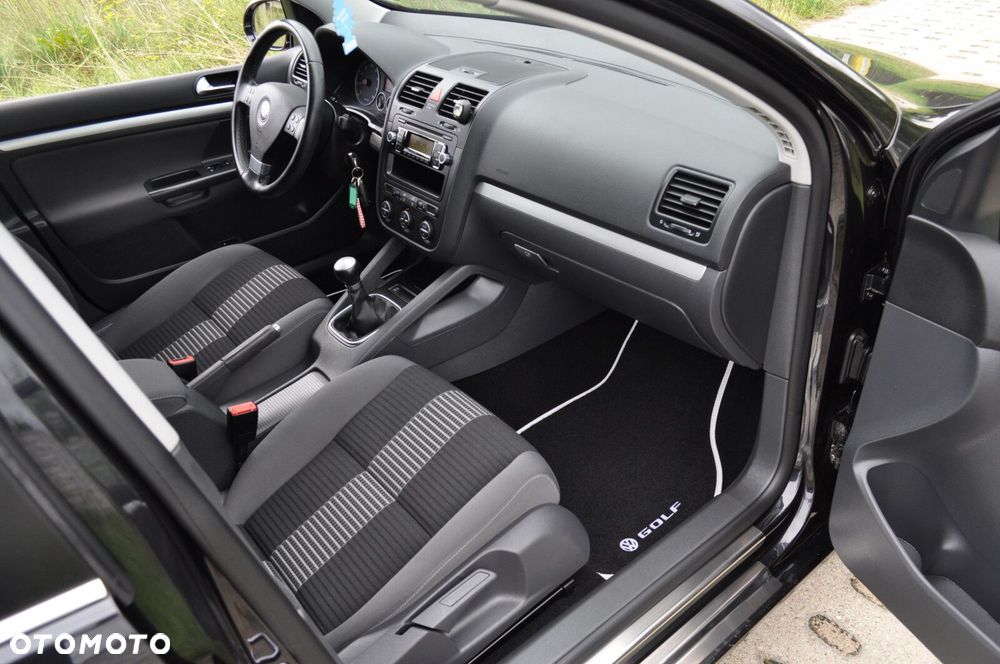 Volkswagen Golf - 11