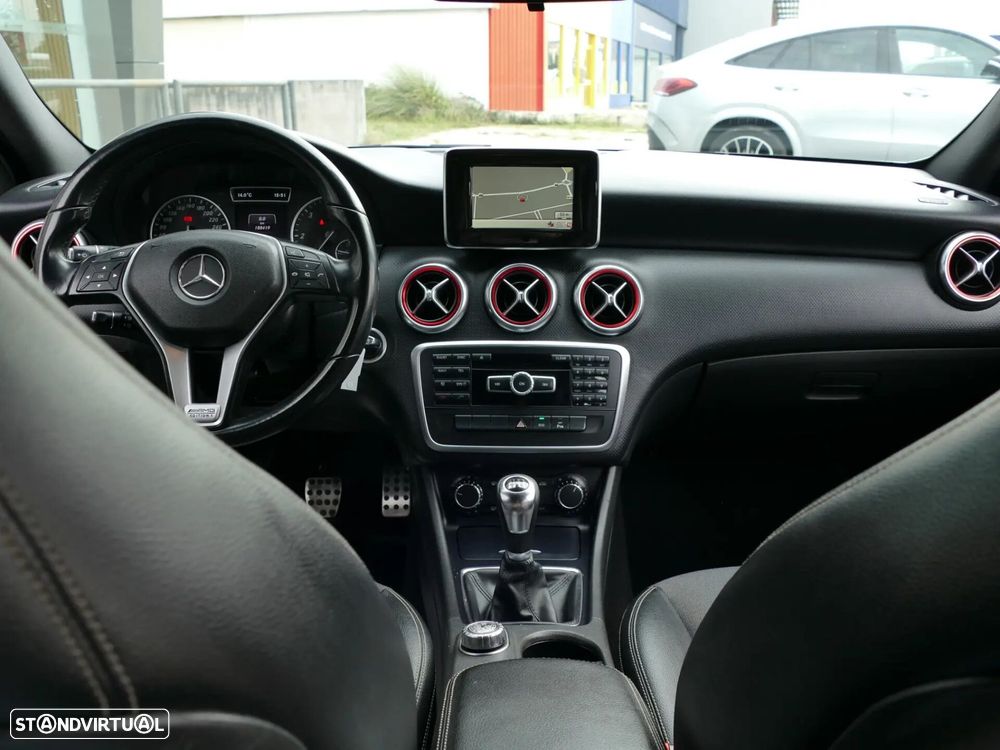 Mercedes-Benz A 180 d AMG Line - 34